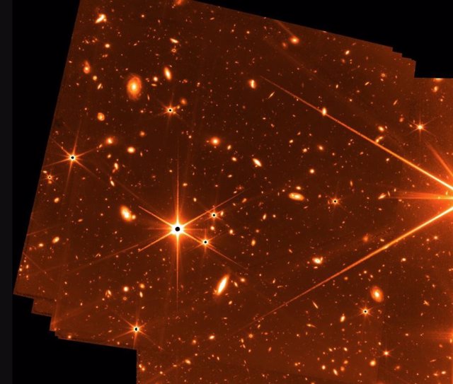 Esta imagen de prueba del sensor de guía fina se adquirió en paralelo con imágenes NIRCam de la estrella HD147980 durante un período de ocho días a principios de mayo.