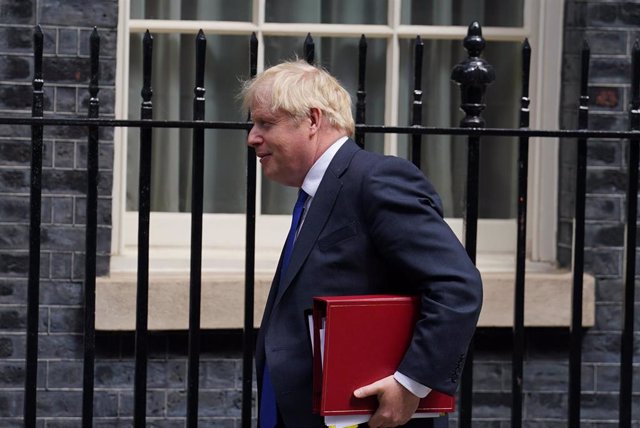 El primer ministro de Reino Unido, Boris Johnson, en Downing Street. 