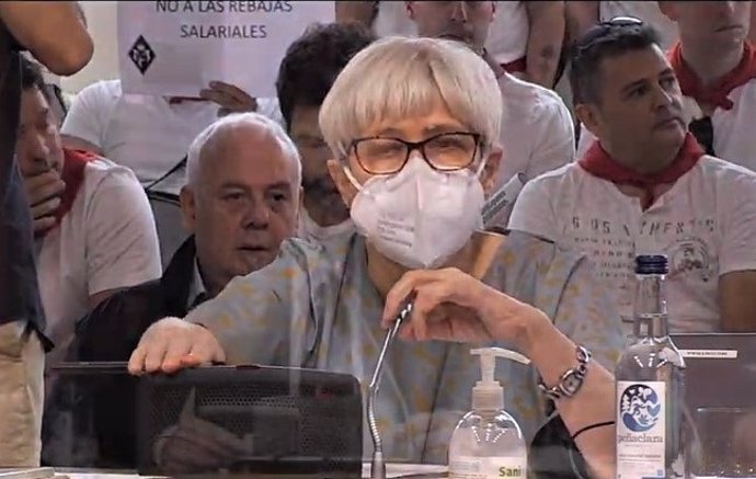 Protesta entre el público en el pleno municipal de julio del Ayuntamiento de Logroño