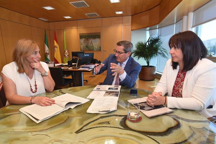 La Diputación de Granada renueva el convenio con Cruz Roja.