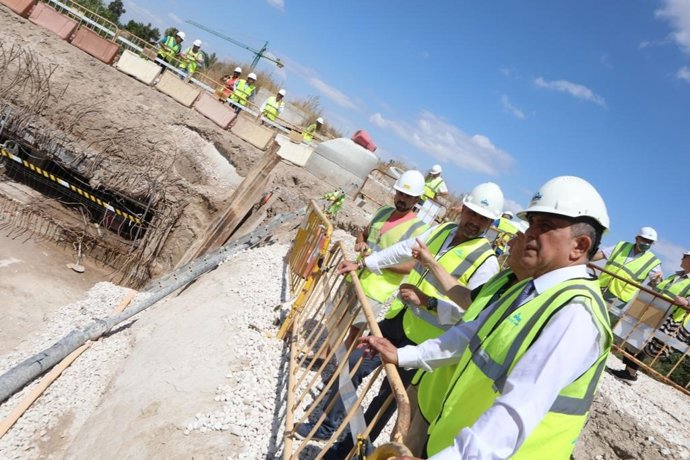 El alcalde visita las obras del AVE
