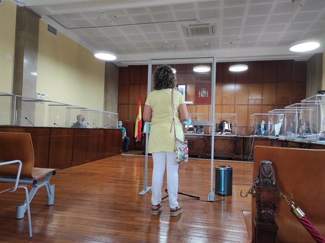 Archivo - La exalcaldesa de Campilla de Arenas durante el juicio/Archivo