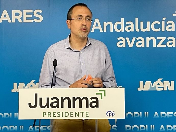 Manuel Bonilla en la rueda de prensa.