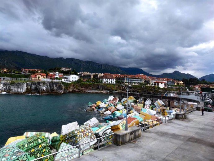 Archivo - Puerto de Llanes.