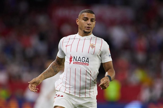 Archivo - Diego Carlos, el central brasileño del Sevilla se marcha al Aston Villa inglés.