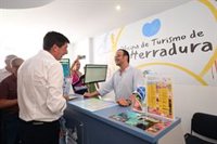 Marín inaugura el Centro de Interpretación Turística de La Herradura (Granada)