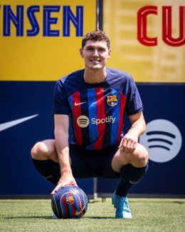 El nuevo jugador del FC Barcelona Andreas Christensen durante su presentación