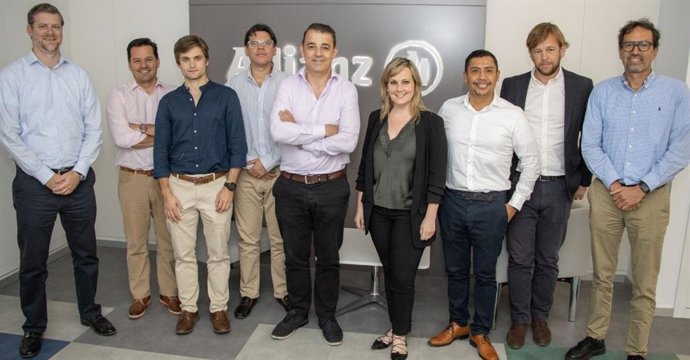 Directivos del grupo Grupo Efe, y Grupo Mok junto a responsables de Allianz Partners