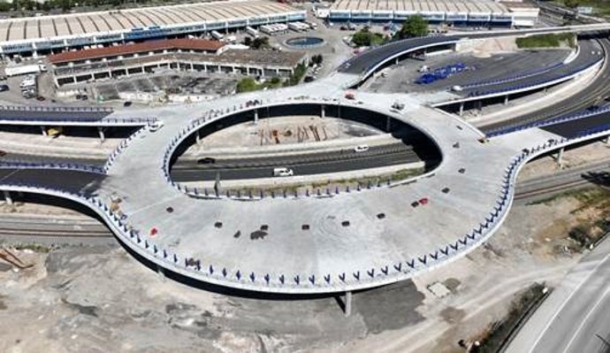 Vista aérea de las obras del nuevo enlace al Puerto de Santander desde la A-67