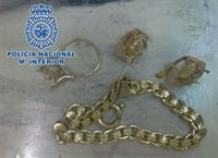 Detenido acusado de robar joyas en una vivienda de Granada donde trabajaba como cuidador