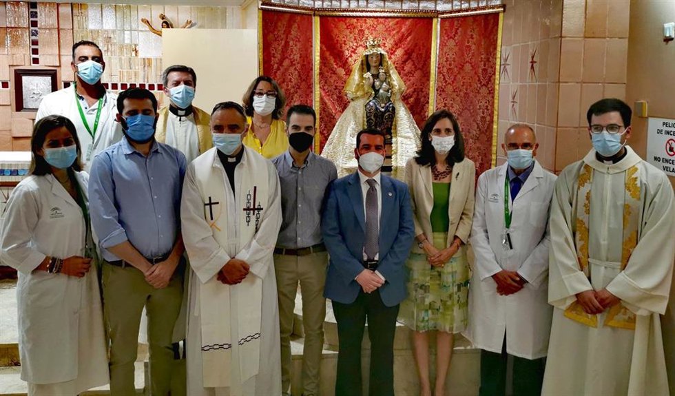 Donación de la virgen de Valme por parte de la Hermandad al hospital del Valme (Sevilla)