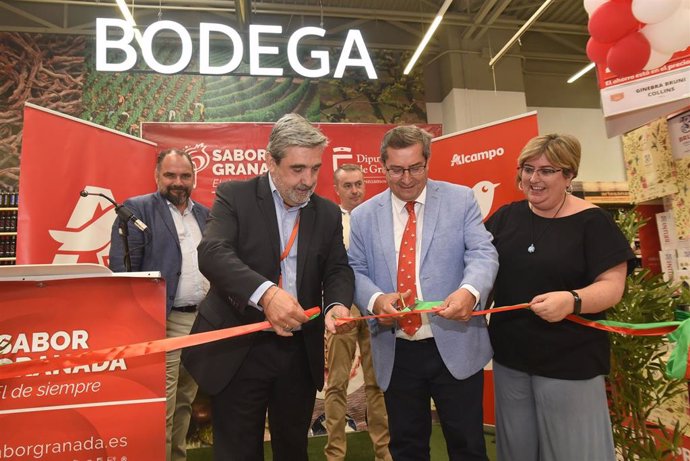 La Diputación de Granada promociona los productos de 'Sabor Granada' en Alcampo