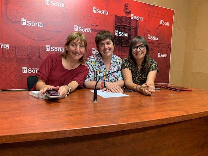Yolanda Santos, Ana Alegre y Gloria Gonzalo analizan las fiestas de San Juan en Soria.