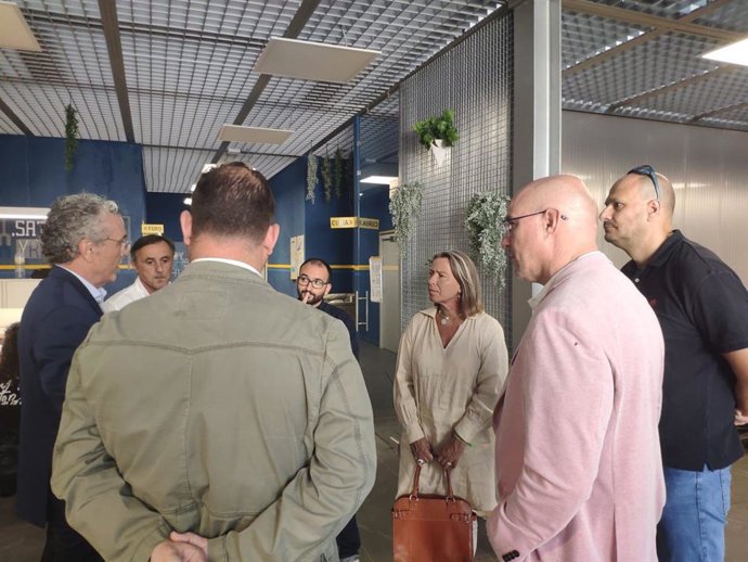 La presidenta de Sadeco, Isabel Albás, visita las instalaciones de Prode.