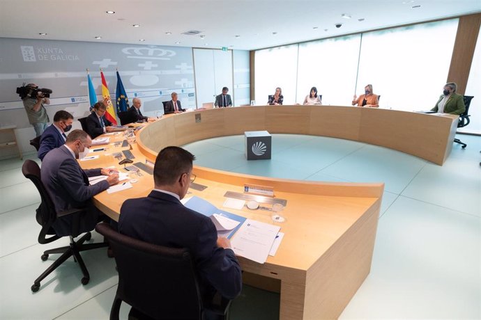 El presidente del Gobierno gallego, Alfonso Rueda Valenzuela, preside la reunión del Consello de la Xunta. Edificio Administrativo de San Caetano, Santiago de Compostela, 07/07/22.