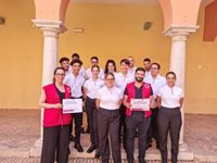 Un total de 17 jóvenes de Ayamonte (Huelva) se forman en hostelería a través de un curso impulsado por Cruz Roja