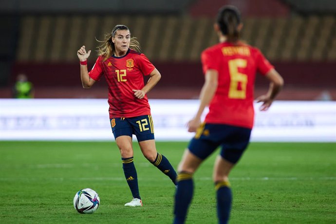 Archivo - Patri Guijarro of Spain in action during FIFA Womens World Cup 2023 qualifier match between Spain and Scotland at La Cartuja Stadium on November 30, 2021 in Sevilla, Spain