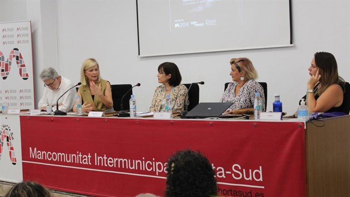 La consellera de Justicia, Interior y Administración Pública, Gabriela Bravo, participa en jornada 'Sobrevivir a la prostitución. Las instituciones escuchan a las supervivientes' organizada por la Mancomunitat de l'Horta Sud y la Conselleria de Justicia