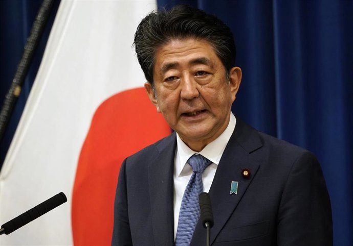 Archivo - 28 August 2020, Japan, Tokyo: Japanese Prime Minister Shinzo Abe speaks during a press conference at the Prime Minister Official Residence. Citing his health, Abe says he will step down as premier after seven years and eight months in office. 