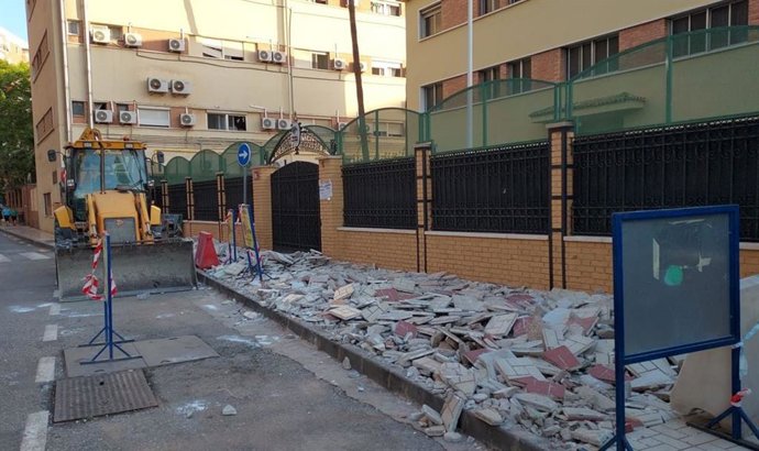 Obras en el acerado del entorno del Parque del Oeste de Málaga