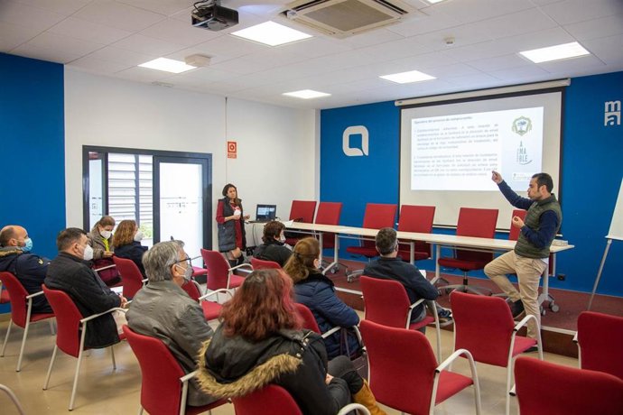Archivo - Presentación de las ayudas económicas del Consistorio para el colectivo de autónomos.