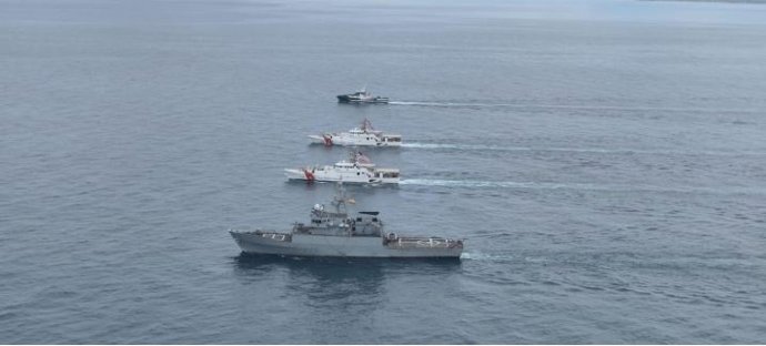Unidades de guardacostas en el Golfo de Cádiz.