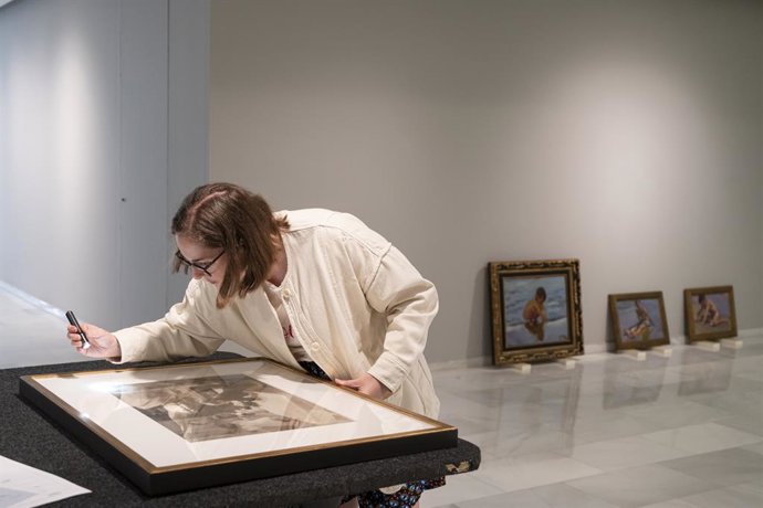 Montaje de la exposición 'La edad dichosa. La infancia en la pintura de Sorolla'