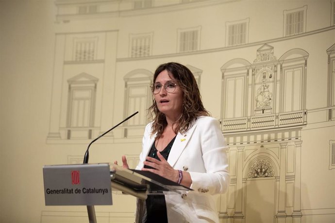 La consellera de Presidencia, Laura Vilagr, en rueda de prensa tras la reunión con el ministro de Presidencia, Félix Bolaños, en el Palau de la Generalitat.