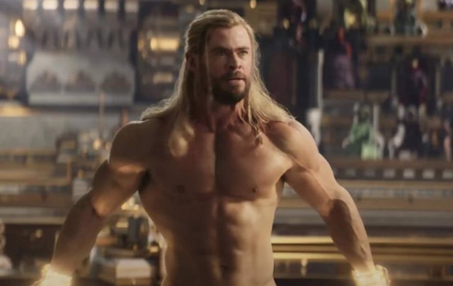 El desnudo de Chris Hemsworth Thor: Love and Thunder marca un nuevo hito en el Universo Marvel