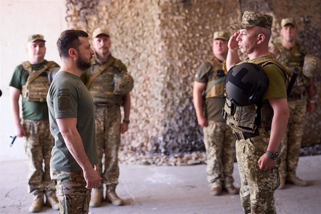 Volodimir Zelenski, presidente de Ucrania, visita a militares en Dnipropetrovsk