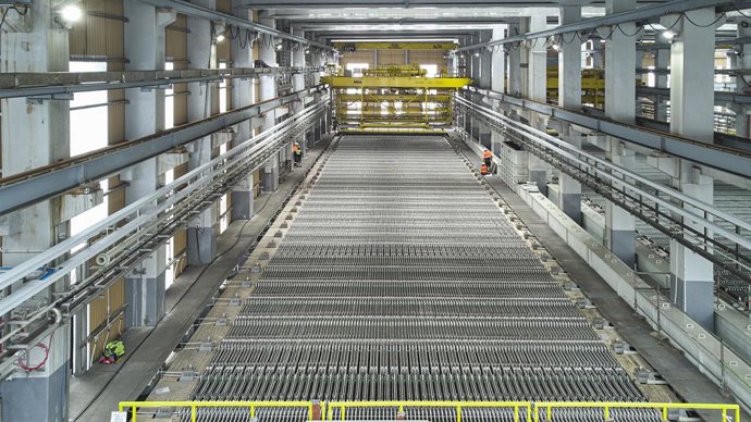 Archivo - Nave E de electrolisis de Asturiana de Zinc