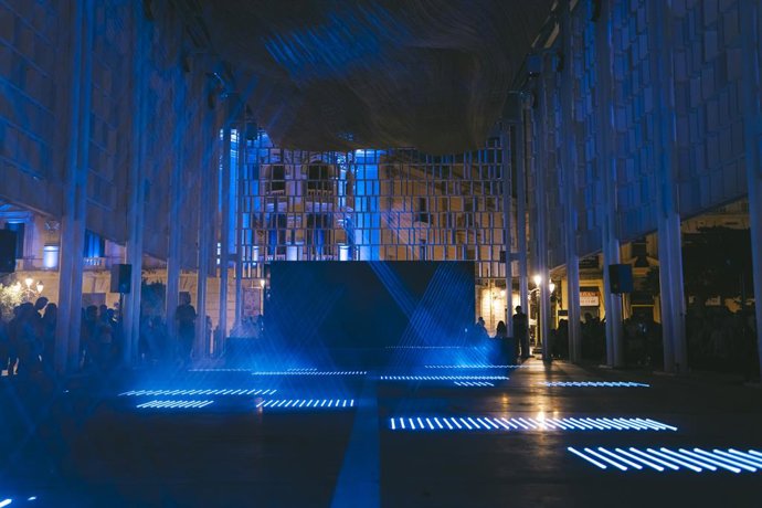 Instalación lumínica en el nuevo espacio gora Valncia