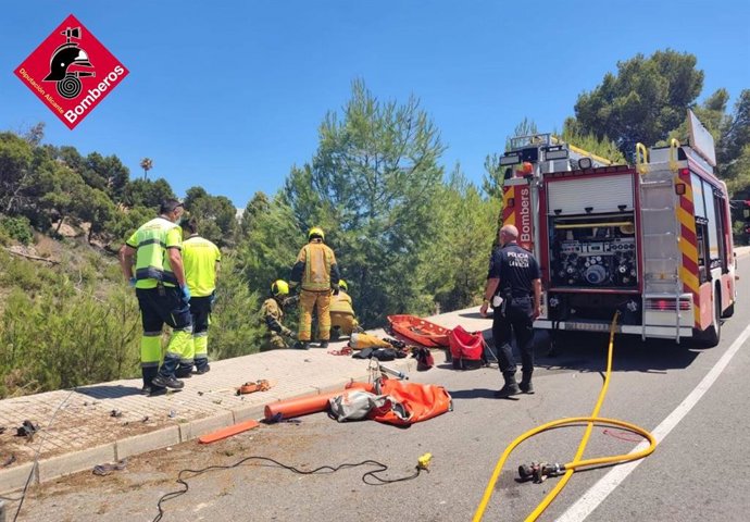 Herido un matrimonio tras caer con su coche por un barranco en La Nucía (Alicante)