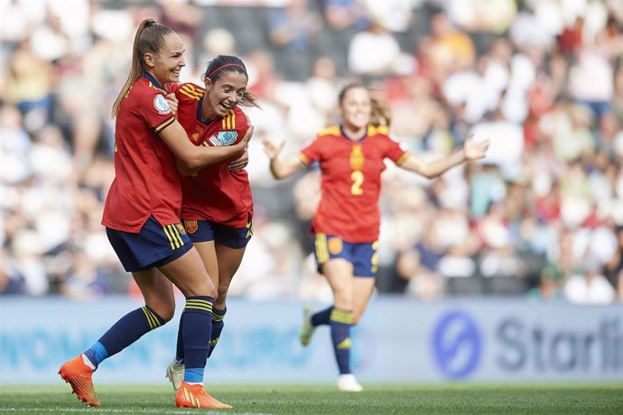 La selección española femenina remonta ante Finlandia en la Eurocopa