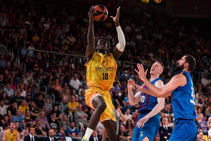Archivo - Khalifa Diop of Gran Canaria in action during the ACB Liga Endesa Playoff Game 1 match between FC Barcelona and Gran Canaria at Palau Blaugrana on May 27, 2022 in Barcelona, Spain.