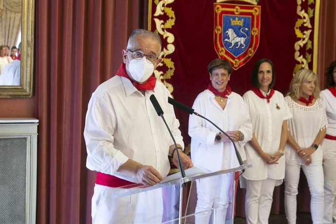 El alcalde de Pamplona, Enrique Maya, en un acto de este sábado.