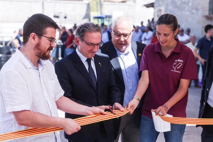 El conseller d'Economia i Hisenda de la Generalitat, Jaume Giró, inaugura la XX Mostra de Vins i Cavis de la DO Peneds a la Granada (Barcelona)