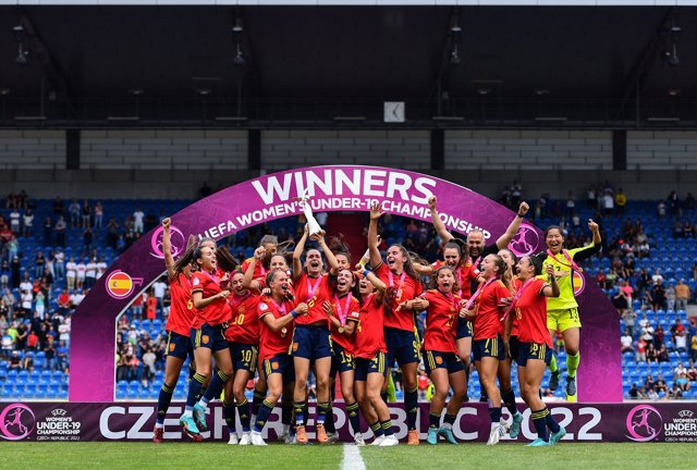 La selección española femenina Sub-19 celebra su victoria en la EURO Sub-19 tras ganar a Noruega (2-1)