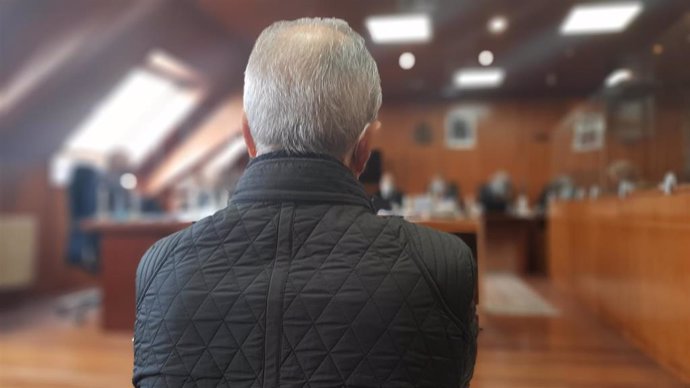 Archivo - Alberto Vilar, expresidente de la Federación Cántabra de Fútbol, en el juicio contra él por presunta apropiación indebida, al disponer de fondos de la entidad