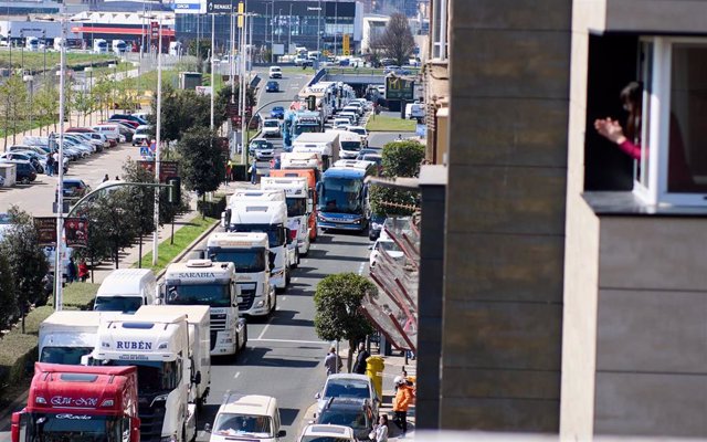 Archivo - Marcha de camiones por Santander convocada por Asemtrasan