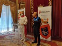 Detenido el presunto autor del puñetazo que le rompió la nariz a un agente en la calle Curia el día 7