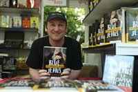 Blue Jeans, Zatu Rey y Almudena Fuentes protagonizan los actos literarios de este lunes en la Feria del Libro de Cádiz