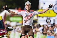 Jungels gana fugado la novena etapa del Tour por delante de Castroviejo y Verona