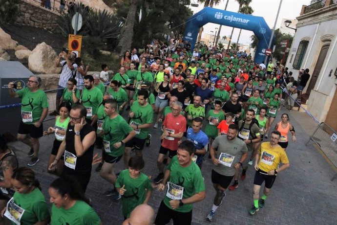 Carrera nocturna contra el cáncer en Almería.