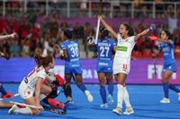 Las 'Red Sticks' sudan el pase a cuartos de su Mundial
