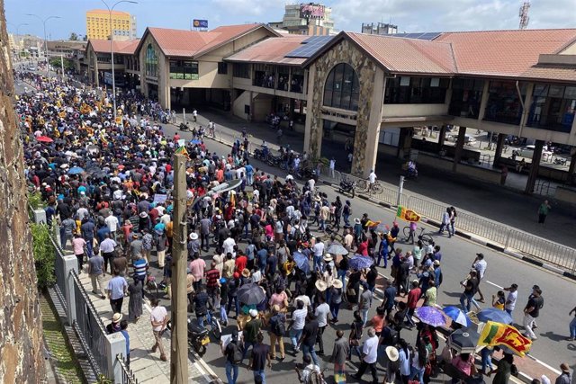 Manifestación en Colombo para pedir la dimisión del presidente de Sri Lanka, Gotabaya Rajapaksa