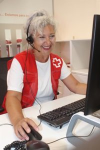 Cruz Roja hace seguimiento telefónico a más de 3.000 mayores en Córdoba en plena ola de calor