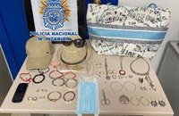 Desarticulada en Torremolinos una célula de una red especializada en robos en domicilios con la técnica del resbalón