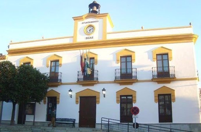 Archivo - Fachada del Ayuntamiento de Beas (Huelva). Archivo. 