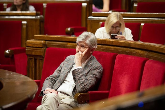 El conseller de Salud de la Generalitat, Josep Maria Argimon, en un pleno del Parlament, a 6 de julio de 2022, en Madrid (España). El Parlament ha celebrado el pleno con la incógnita sobre el voto del diputado de Junts y exconseller Lluís Puig, después 